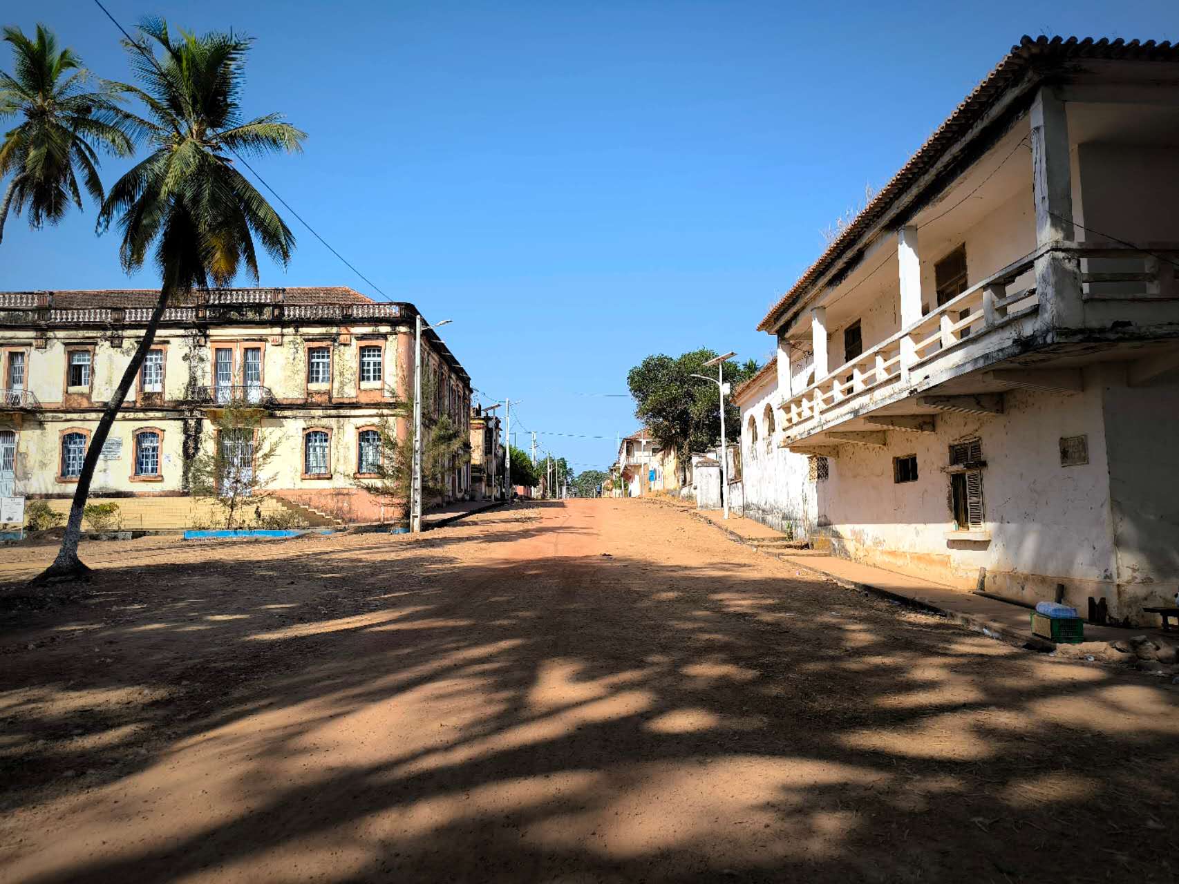 Calle principal, desde el puerto hasta el palacio de gobierno