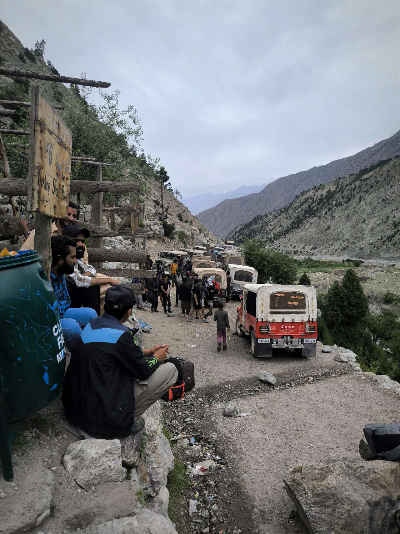 Donde te dejan los Jeeps. A 2 o 3 horas de Fairy Meadows.